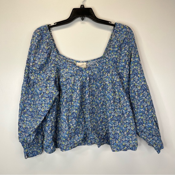 Universal Thread floral blouse blue - XXL. Nothing wrong with it just too big. - Picture 3 of 10